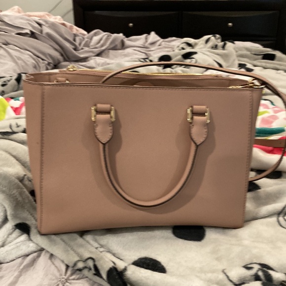 Micheal Kors - Picture 2 of 8